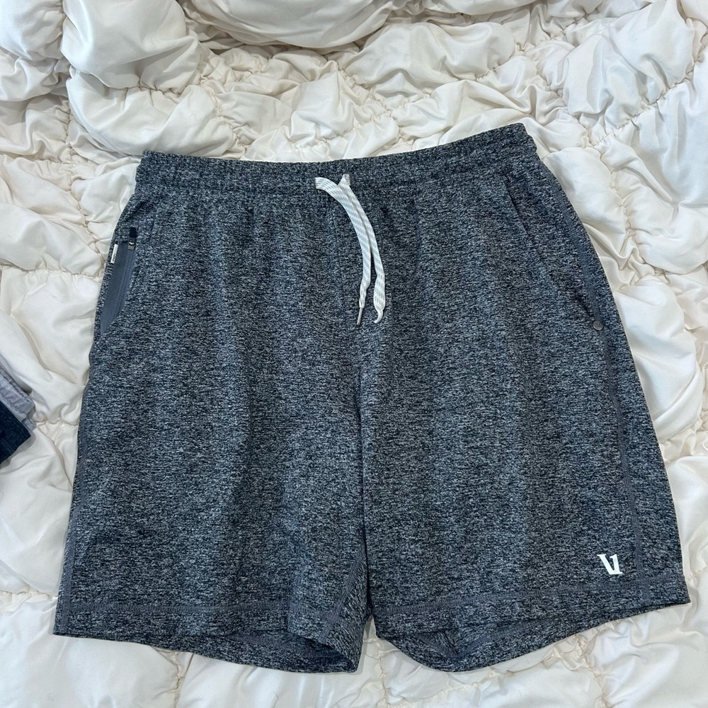 Men's Grey Vuori Active Shorts -